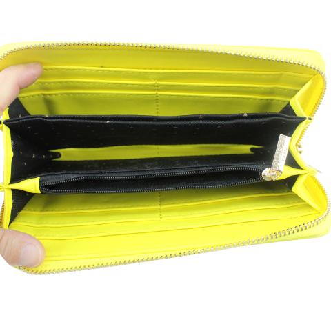 The bright yellow cute wallet comes with golden hardware, internal zipped pocket, multiple interior card slots and an external pocket, it also comes with a gold chain if you want to wear it across the body.